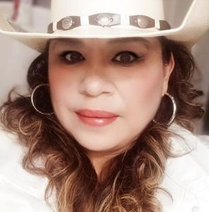 Meet your Posher, Leticia